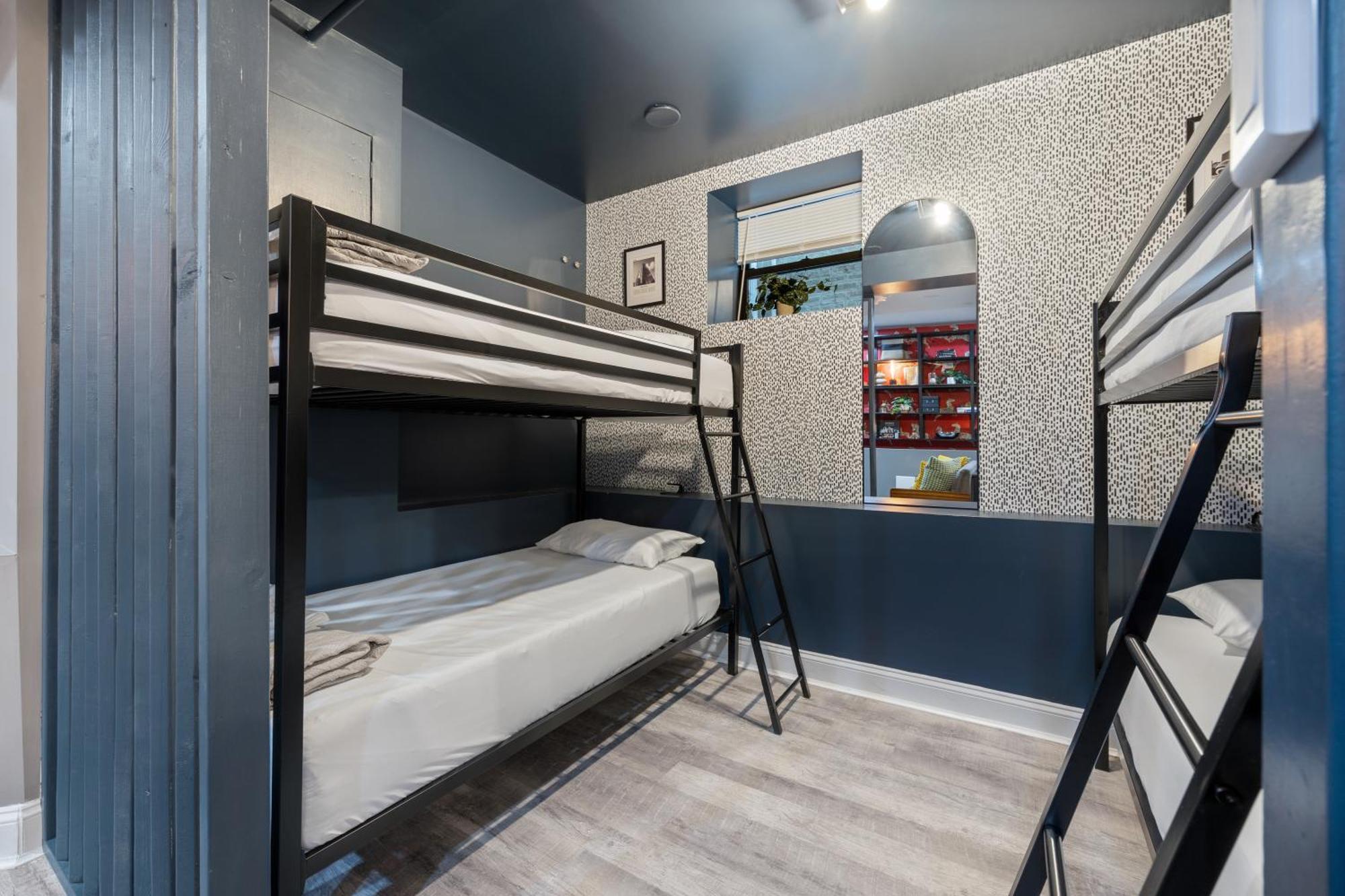 Wrigleyville Suites Чикаго Экстерьер фото